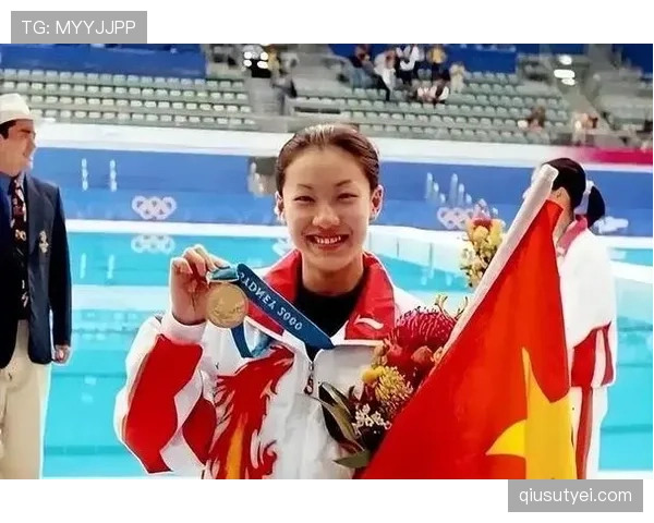 伏明霞跳水拿金牌那会儿，谁想到她后来嫁豪门连生三胎还天天素颜买菜？